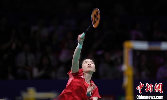 国羽强势晋级18决赛 陆光