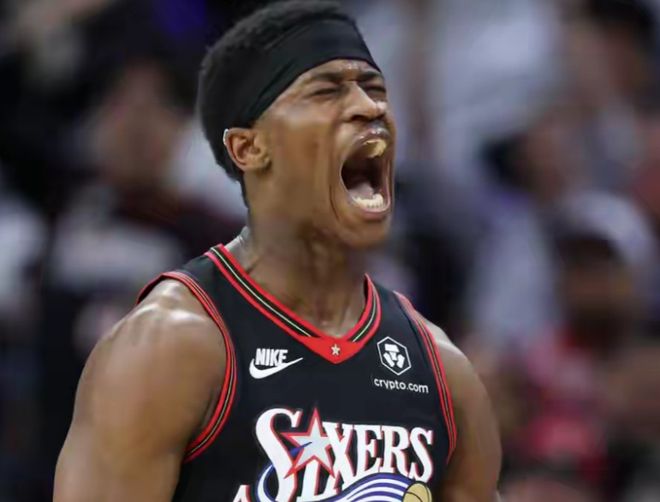 76人核心低迷遭热火压制 年轻球员扛起希望