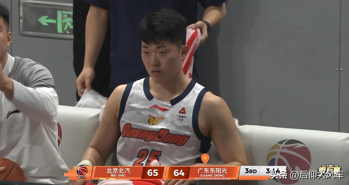 北京首战告捷曾凡博砍23分力助球队主场掀翻广东